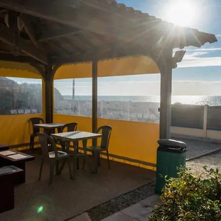 Mobil Avec Terrasse Pour 3 Personnes - Api-1-52-691 *