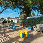 Mobil Avec Terrasse Pour 3 Personnes - Api-1-52-691