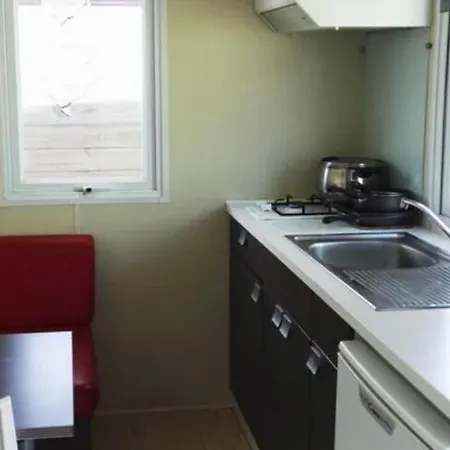 Mobil Avec Terrasse Pour 3 Personnes - Api-1-52-691 * Saint-Michel-Chef-Chef